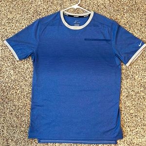Men’s size medium dry-fit running shirt like new, only worn once.